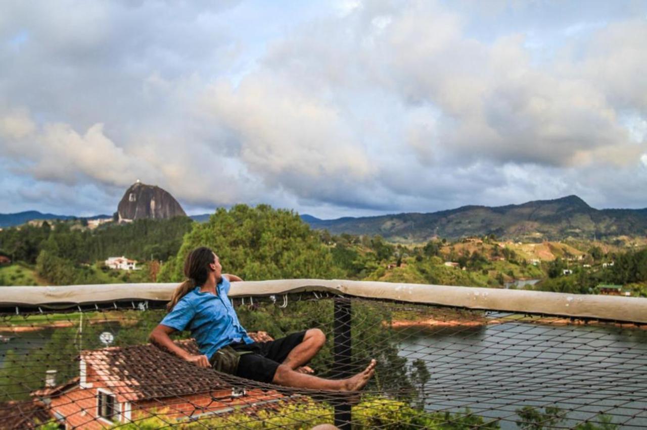 Happy Buddha Hostel & Lodge Guatapé Екстериор снимка