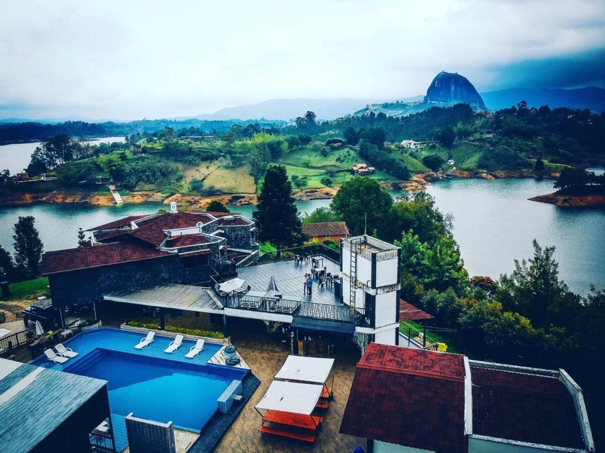 Happy Buddha Hostel & Lodge Guatapé Екстериор снимка
