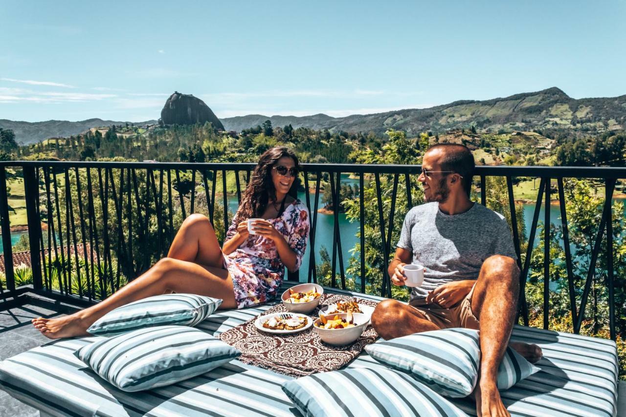 Happy Buddha Hostel & Lodge Guatapé Екстериор снимка