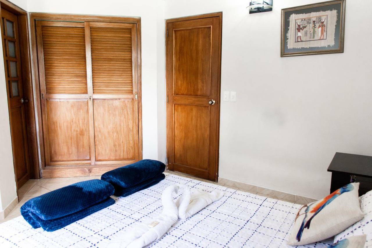 Happy Buddha Hostel & Lodge Guatapé Екстериор снимка