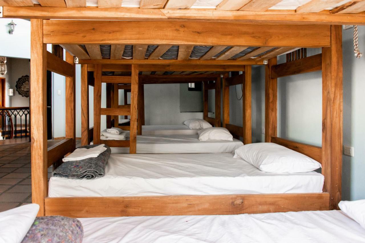 Happy Buddha Hostel & Lodge Guatapé Екстериор снимка