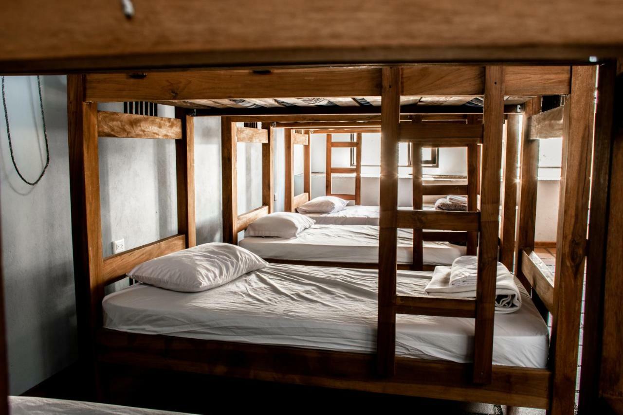 Happy Buddha Hostel & Lodge Guatapé Екстериор снимка